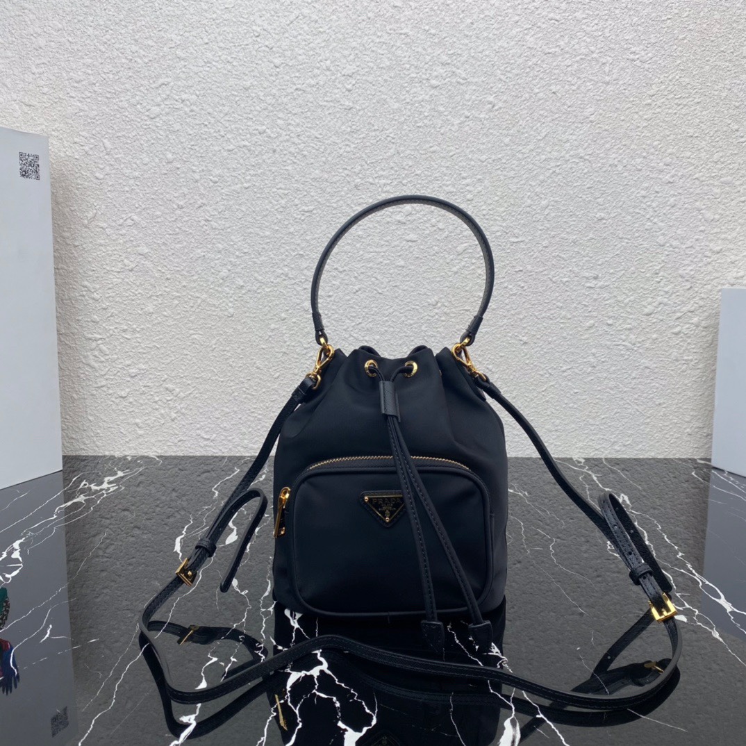 Pra*a duet re-nylon shoulder bag black 1bh038 23 × 18 × 12 cm