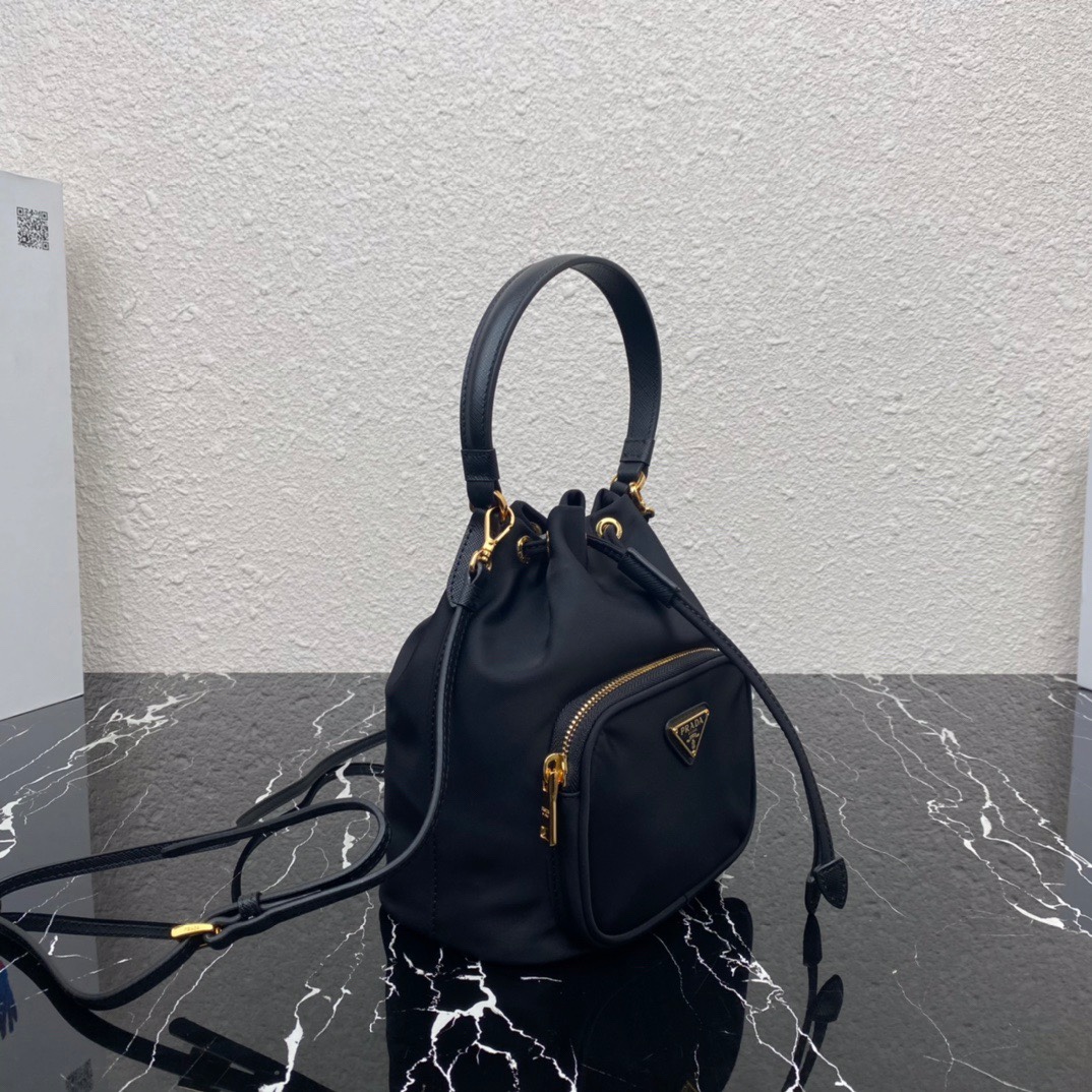 Pra*a duet re-nylon shoulder bag black 1bh038 23 × 18 × 12 cm