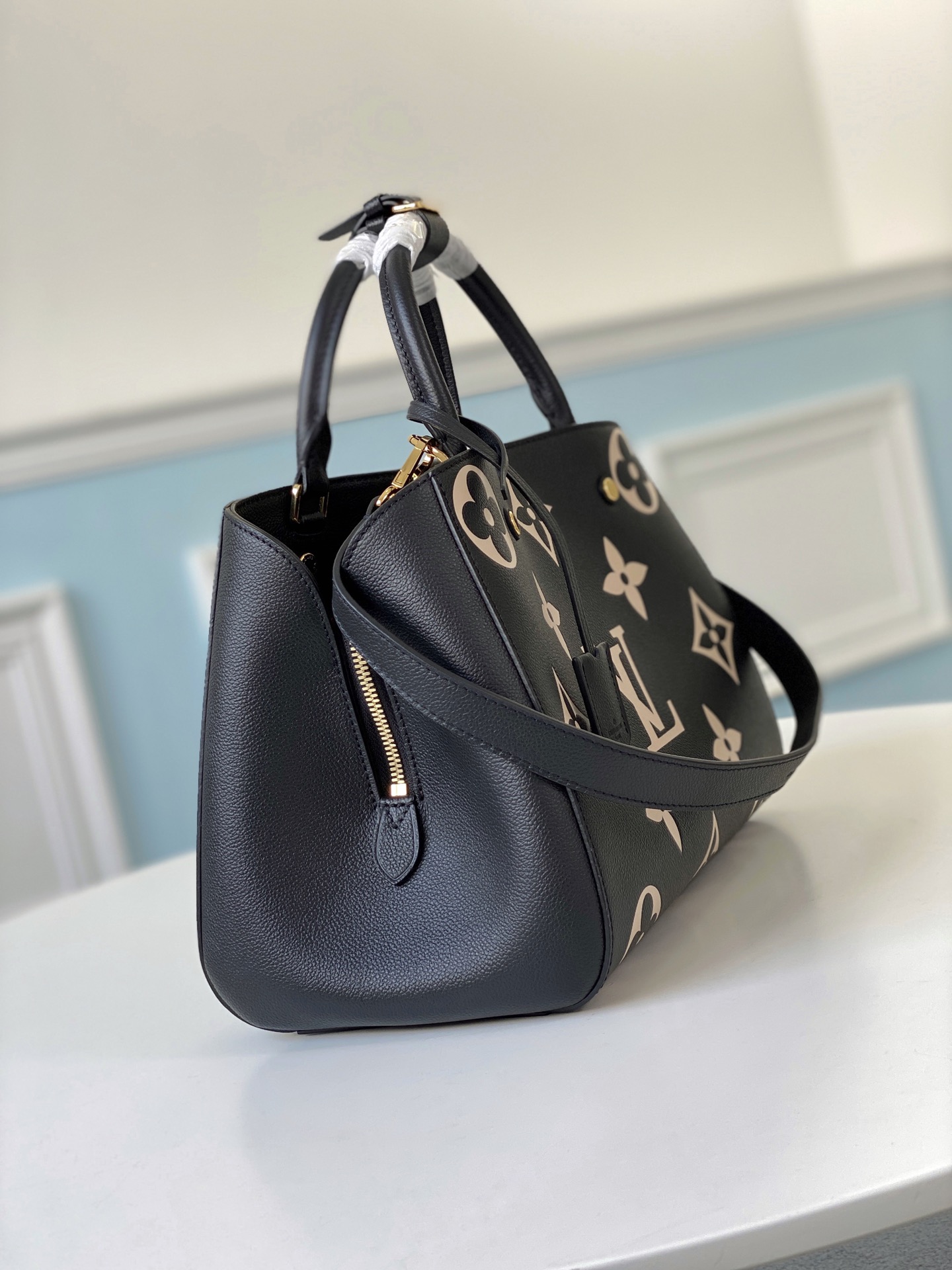 l0vis Vvtt0n montaigne mm bicolor monogram empreinte leather m45499 33 x 23 x 15 cm