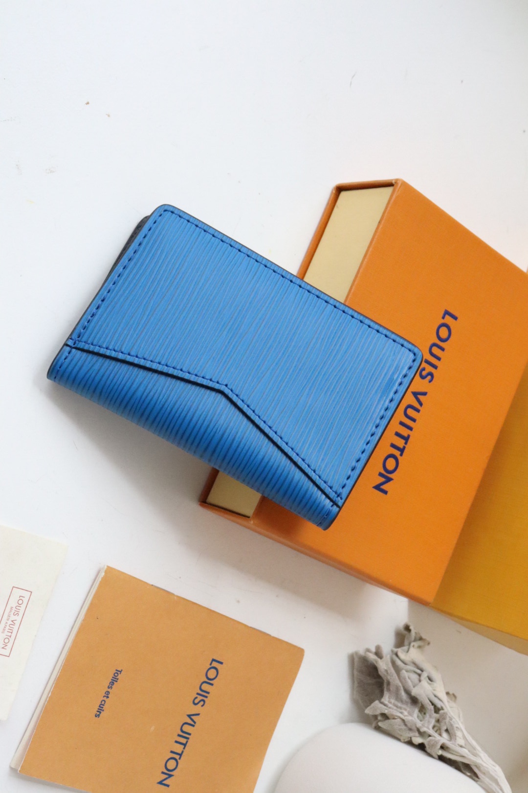 l0vis Vvtt0n pocket organizer epi leather blue m80767 8 x 11 x 1 cm