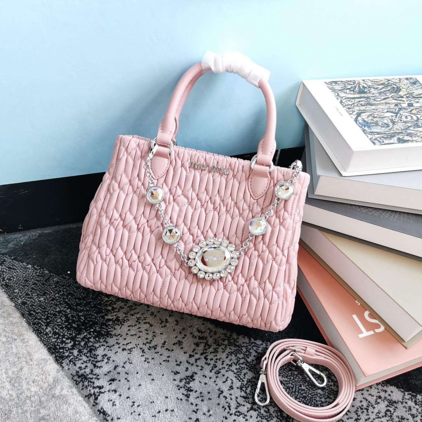 M1um1u crystal cloquÉ nappa leather handbag cameo beige 5ba067 24 x 19.5 x 13 cm