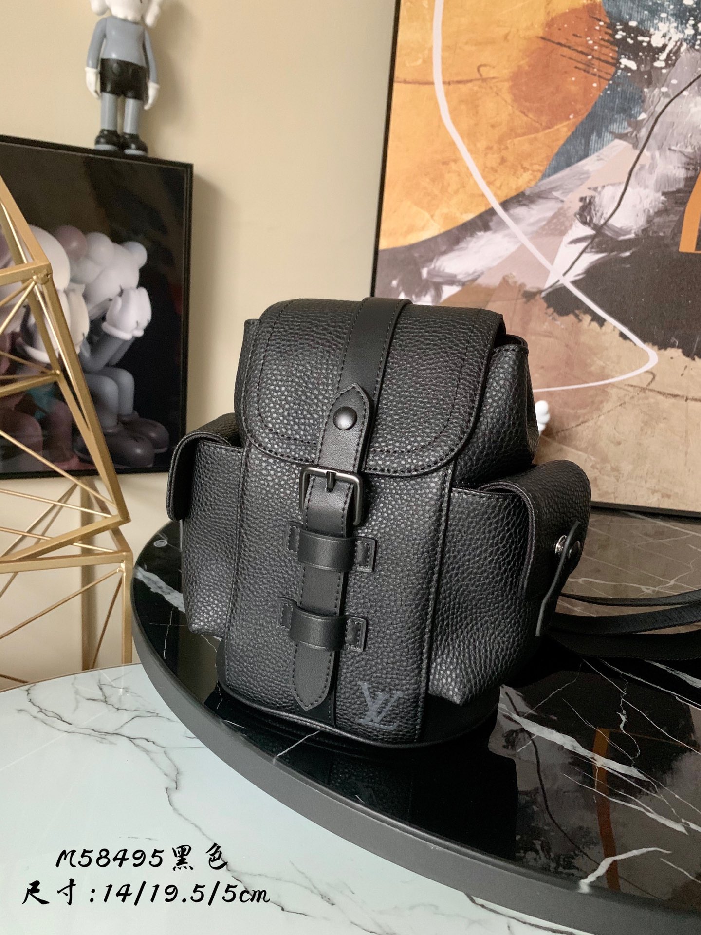 l0vis Vvtt0n christopher xs taurillon leather black m58495 14 x 19.5 x 5 cm