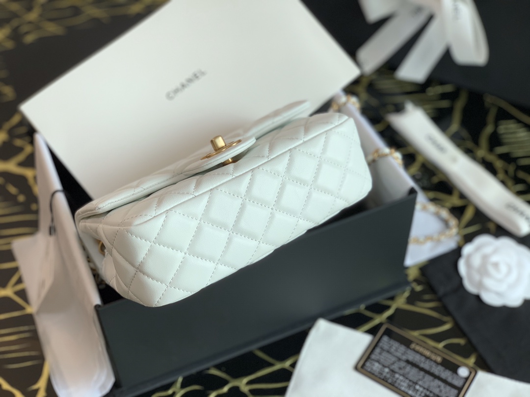 Ch**el charm strap flap bag lambskin white as1787 17 x 20 cm