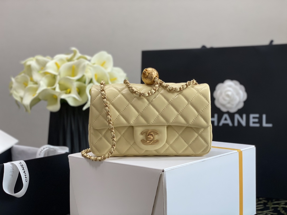 Ch**el charm strap flap bag lambskin sunshine as1787 17 x 20 cm