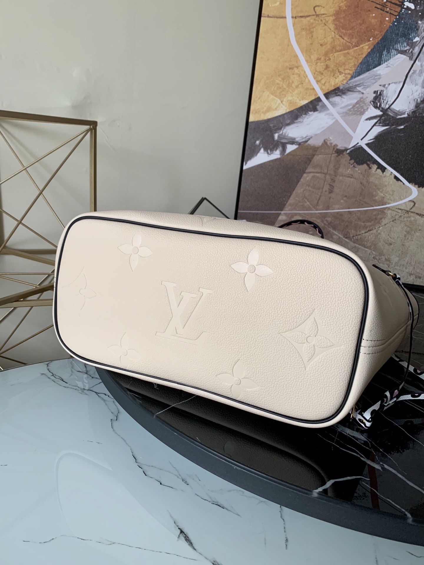 l0vis Vvtt0n neverfull mm monogram empreinte leather creme m58525 32 cm