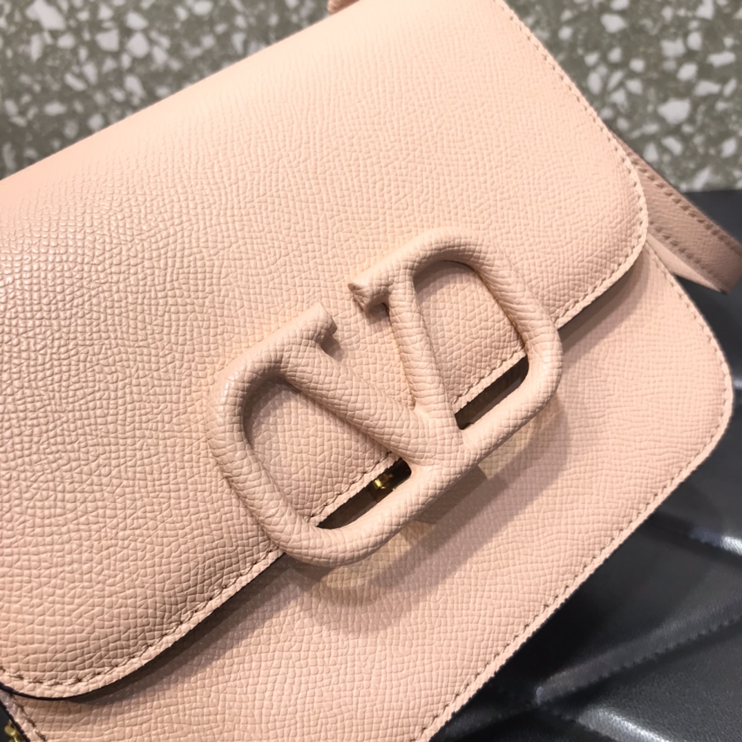Va1e*ntin0 small vsling grainy calfskin shoulder bag pink vw2b0f01 18 x 18 x 9 cm