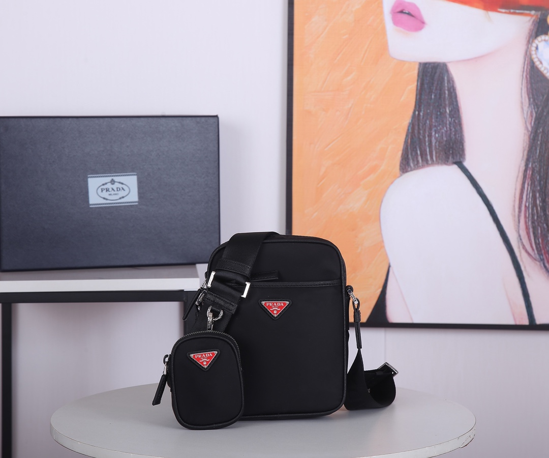 Pra*a re-nylon and saffiano leather shoulder bag red metal black 2vh112 20 x 16 x 5 cm