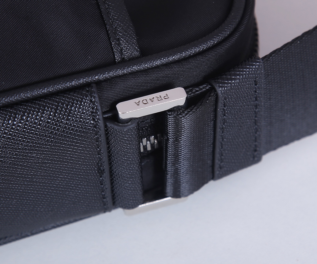 Pra*a nylon and saffiano leather bag with strap black 2vh048 23 x 16 x 7 cm
