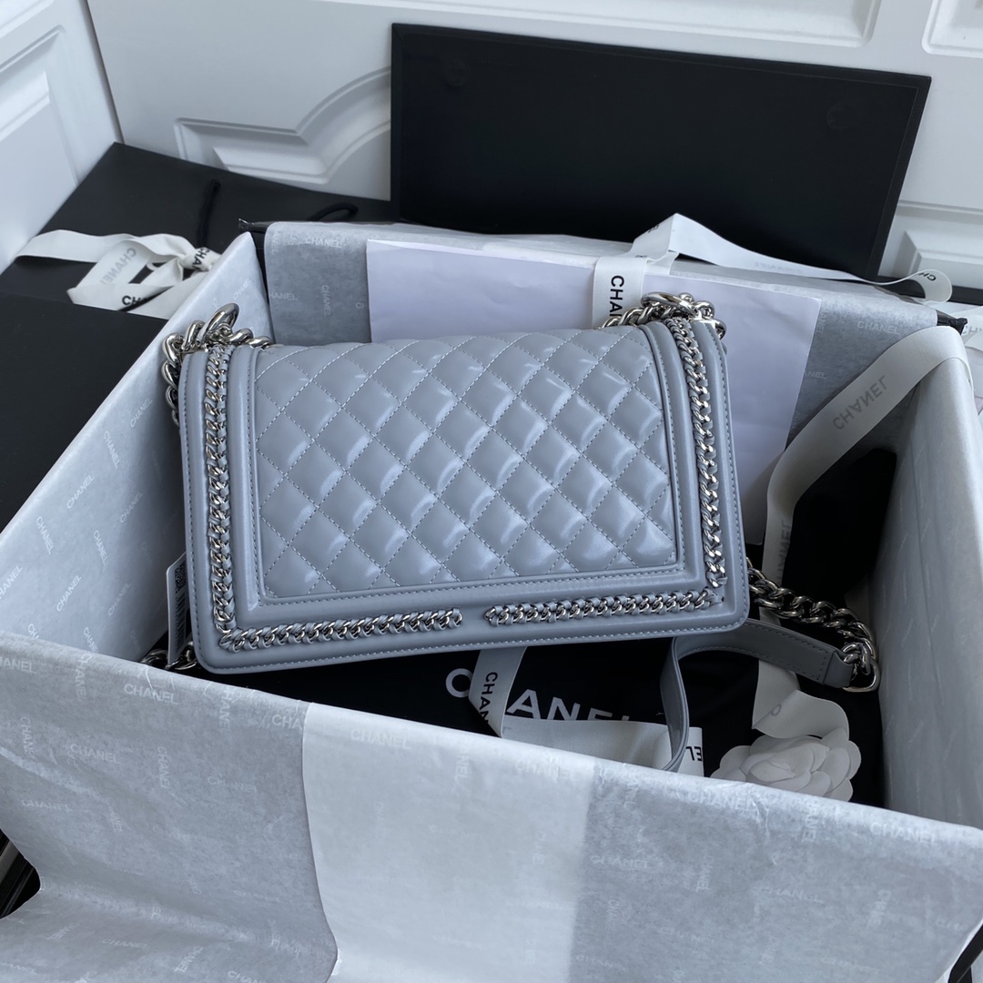 Ch**el medium quilted lambskin metal hardware grey a67086 15 x 25 x 9 cm