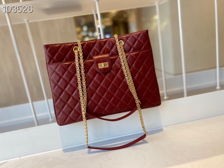 ch**el large D1am0nd pattern leather shopping bag burgundy as661 35 x 26 x 11 cm