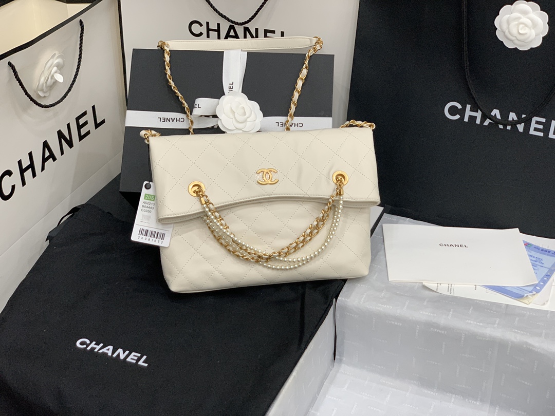 Ch**el calfskin crystal pearls shopping bag white as2213 34 x 25 x 5 cm