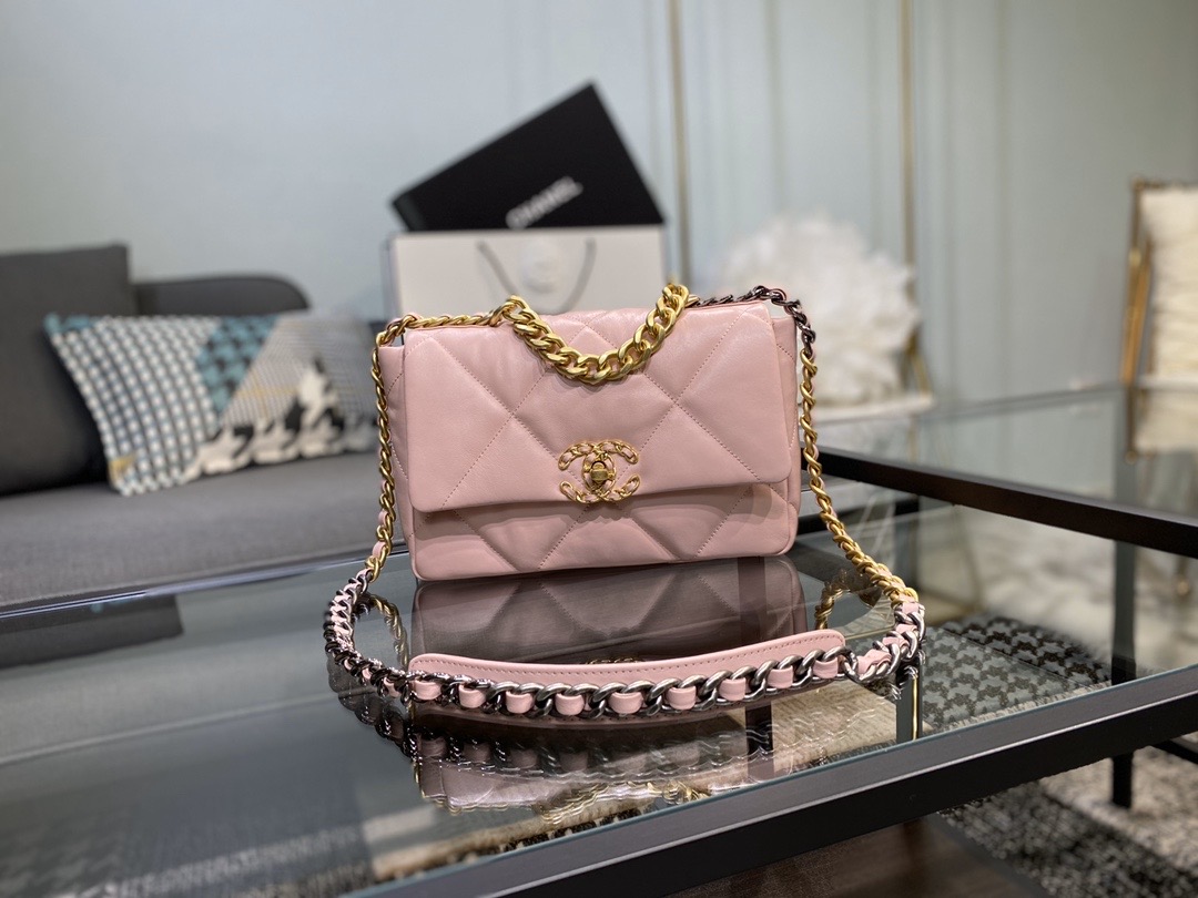 Ch**el 19 handbag lambskin pink as1160 26cm