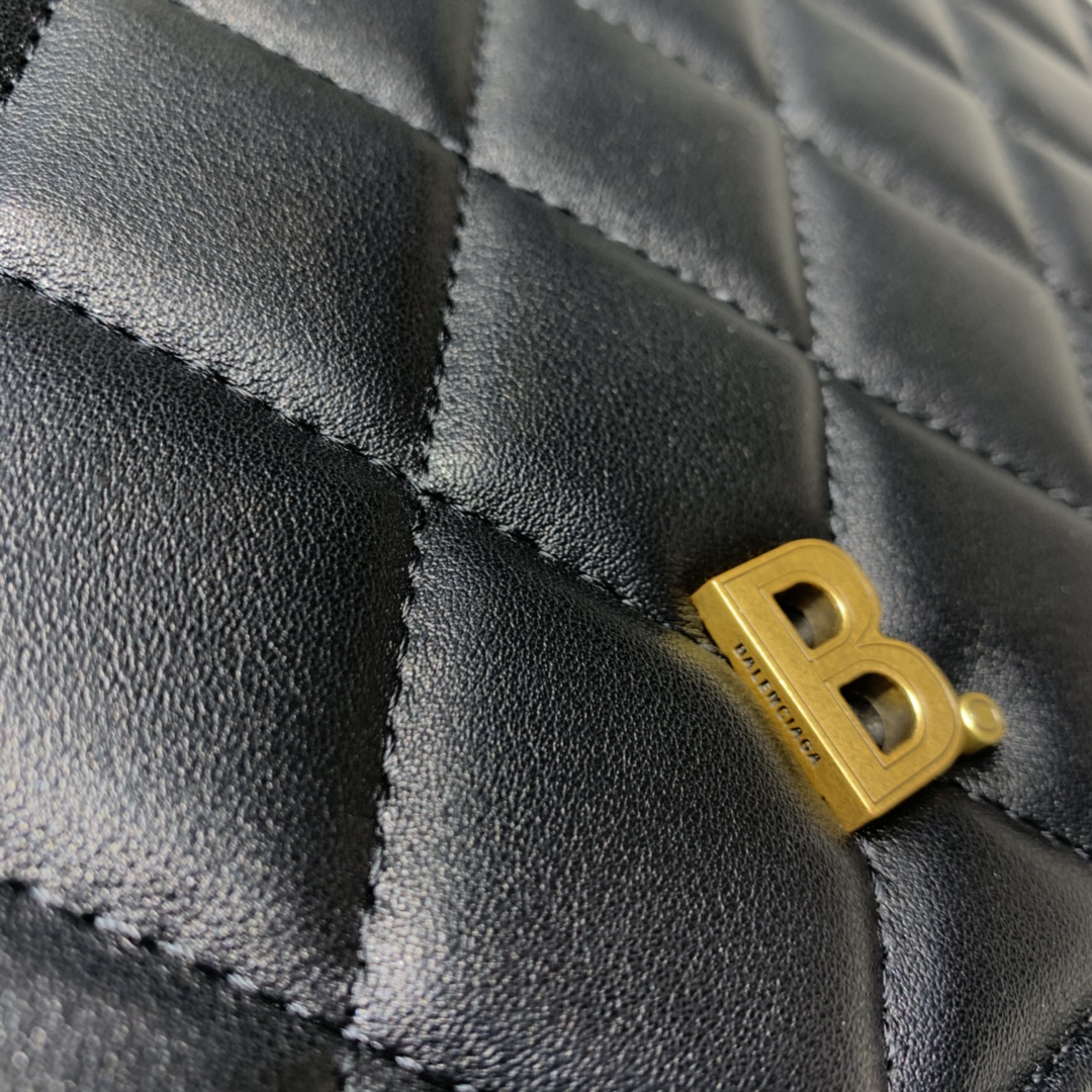 ba1en*iaga large buckle shoulder bag D1am0nd pattern leather golden metal black 37 x 8 x 29 cm
