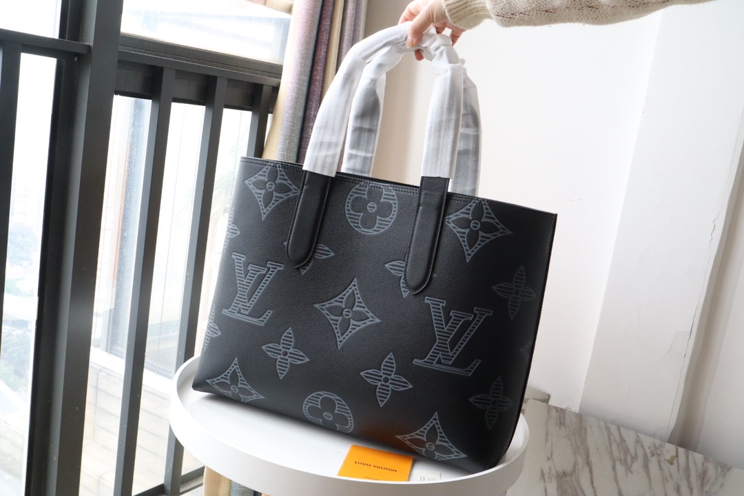l0vis Vvtt0n cabas voyage taurillon shadow leather m57290 45 x 33 x 15 cm
