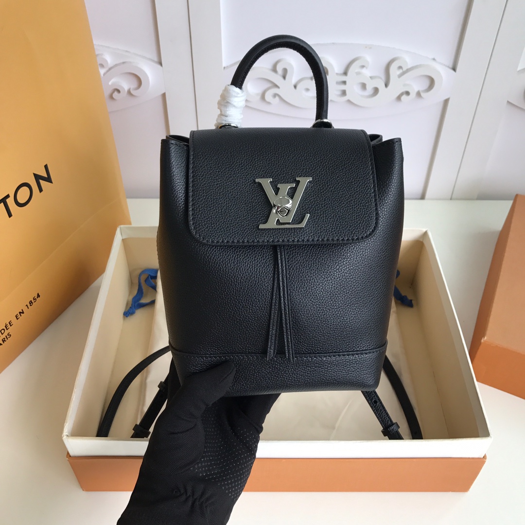 l0vis Vvtt0n mini lockme backpack calfskin leather black m54573 16 x 19.4 x 10 cm