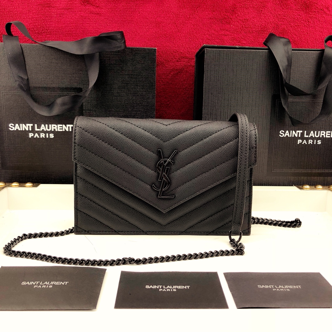 Y51 envelope chain wallet in grain de poudre embossed leather black metal black 393953 19 x 11.5 x 4 cm