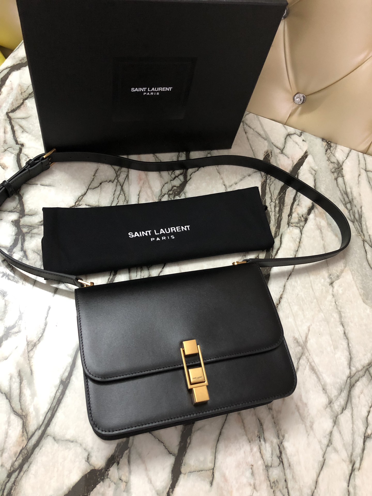 Y51 le carre satchel in box leather black 6332141 23 x 17.5 x 6.5 cm