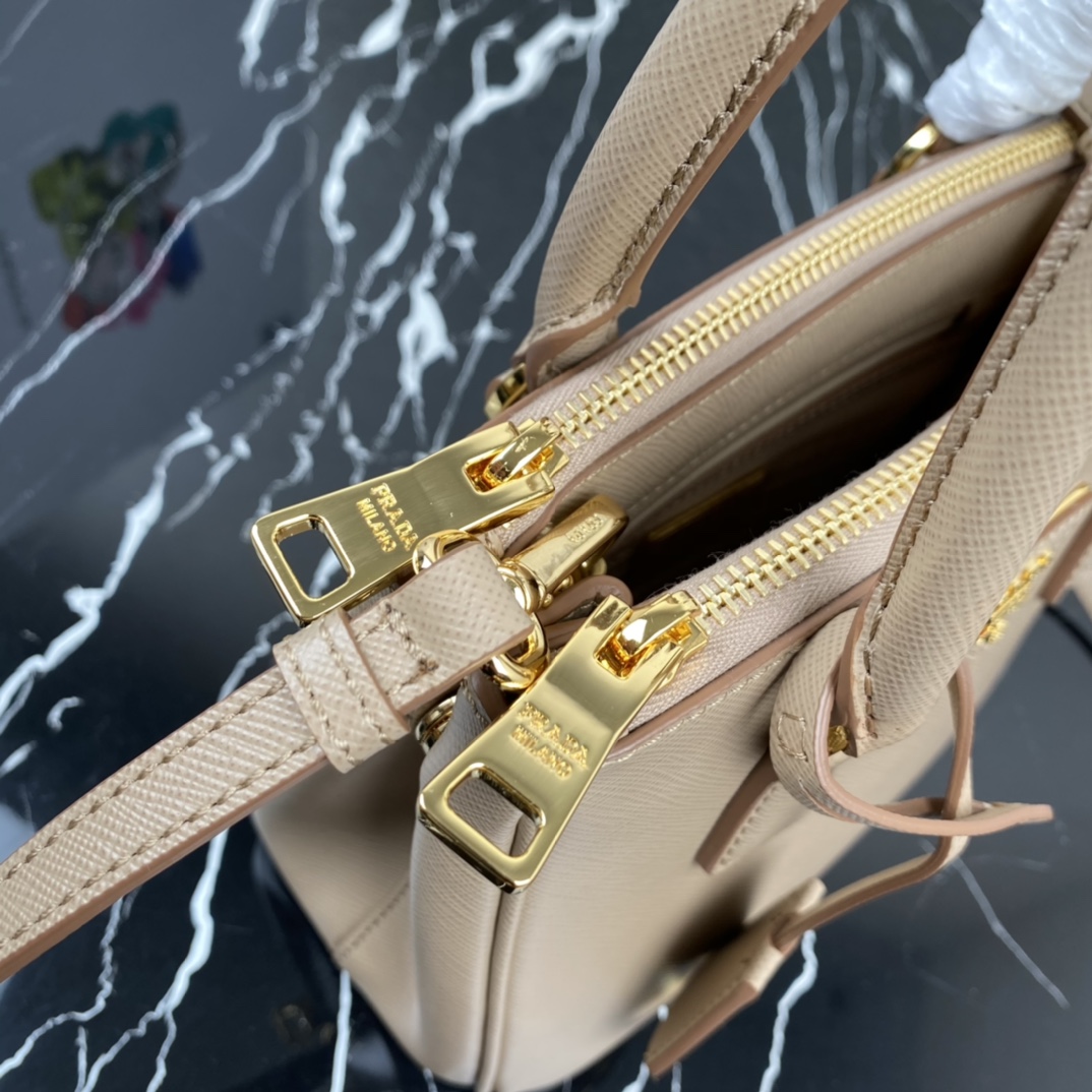 Pra*a micro galleria saffiano leather bag beige 1ba906 20 x 15 x 9.5 cm