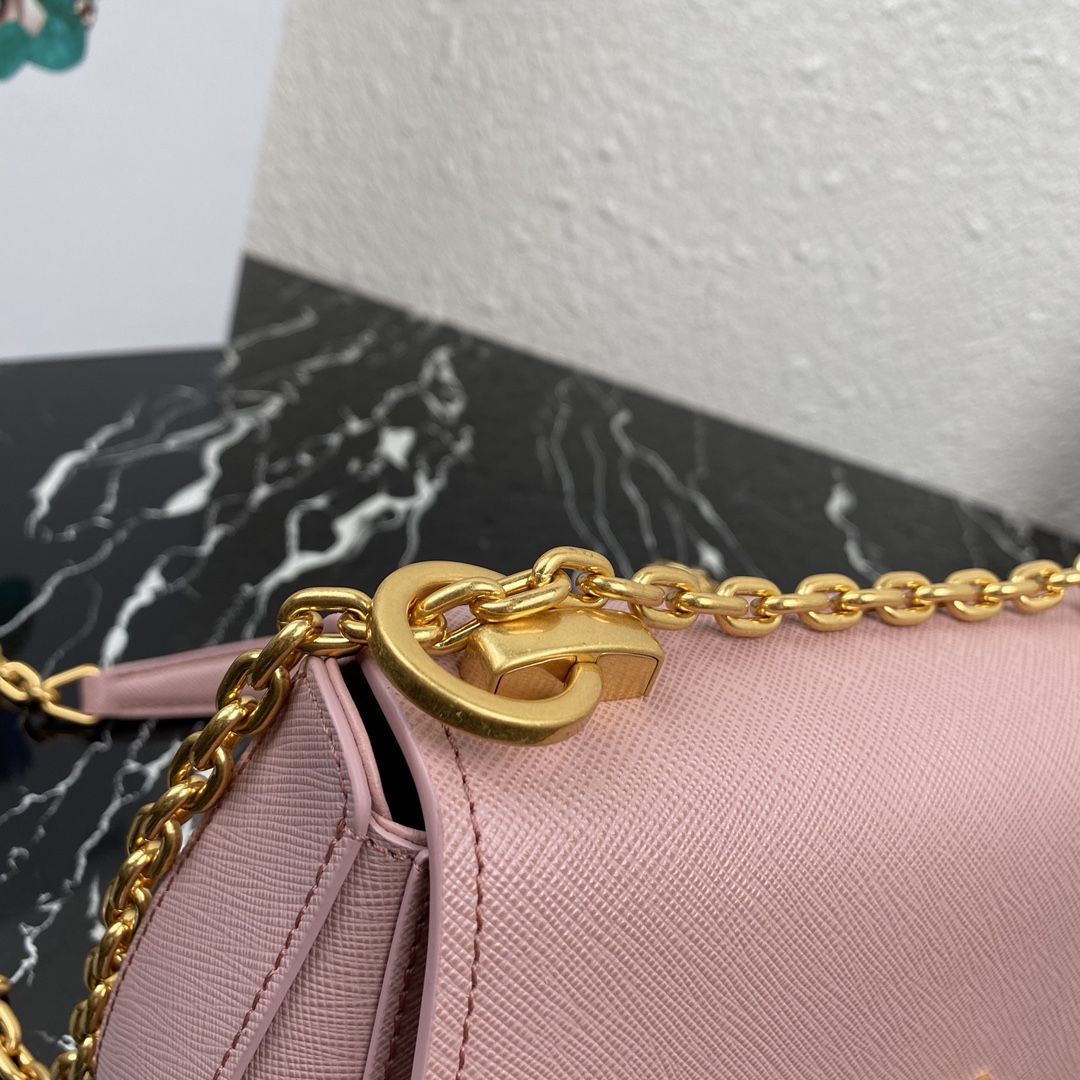 Pra*a saffiano leather shoulder bag golden metal pink 1bd275 22 x 14 x 6.5 cm