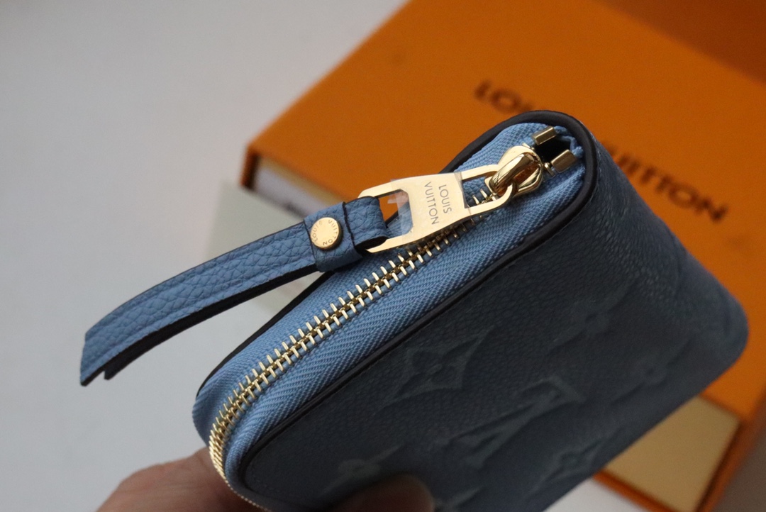 l0vis Vvtt0n zippy coin purse by the pool monogram pattern blue m80408 11 x 8.5 x 2 cm