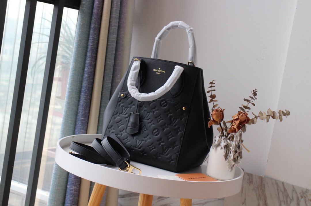 l0vis Vvtt0n fold tote mm monogram empreinte leather black m45409 23 x 28 x 19 cm