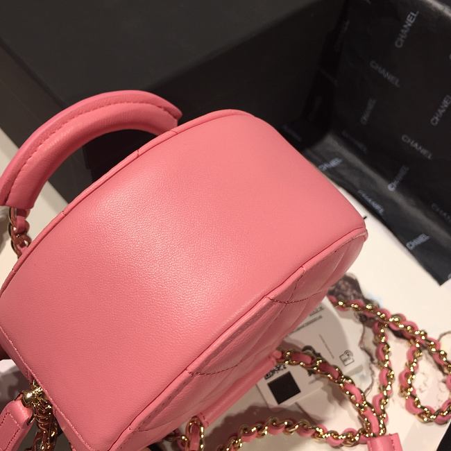 Ch**el woven chain handle round bag pink ap1176  2 x 12 x 5 cm