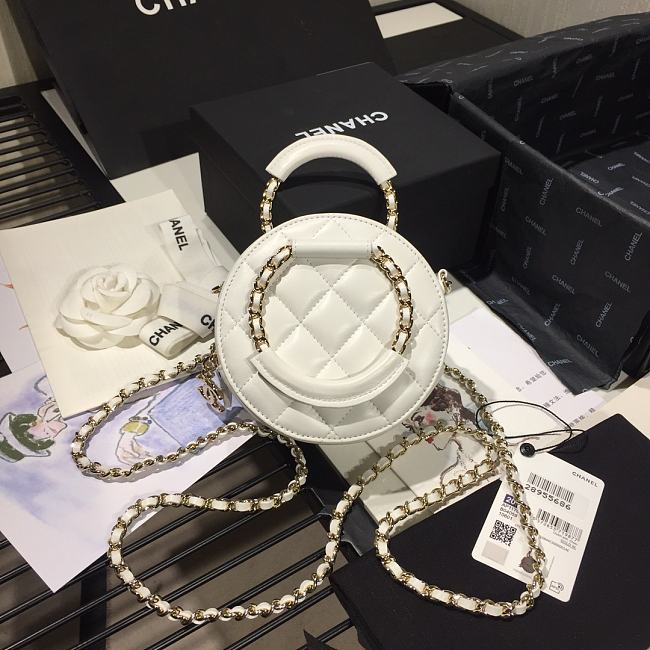 Ch**el woven chain handle round bag white ap1176 12 x 12 x 5 cm