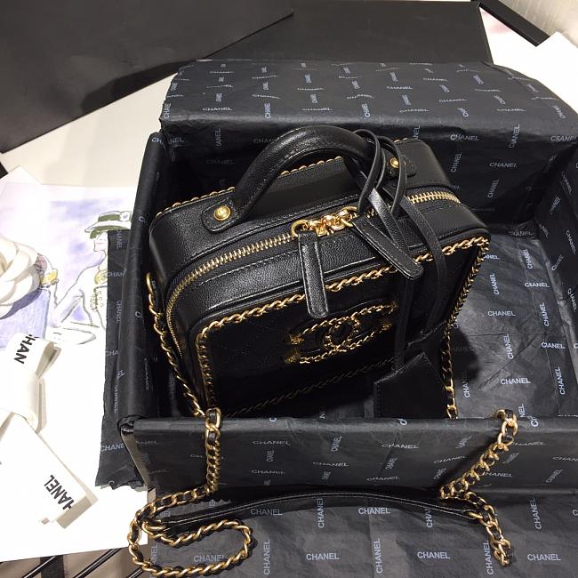 Ch**el small white cc filigree chain around vanity case black as1785 18 x 14 x 8 cm