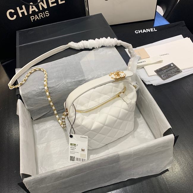 Ch**el small lambskin hobo bag white as1745 15 x 15 x 12 cm