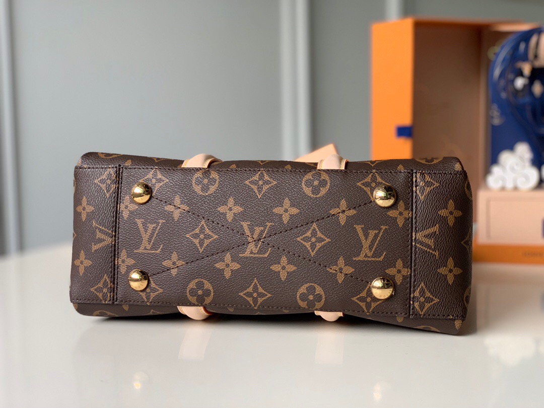 l0vis Vvtt0n soufflot bb monogram canvas and leather creme m44818 29 × 19 × 10 cm