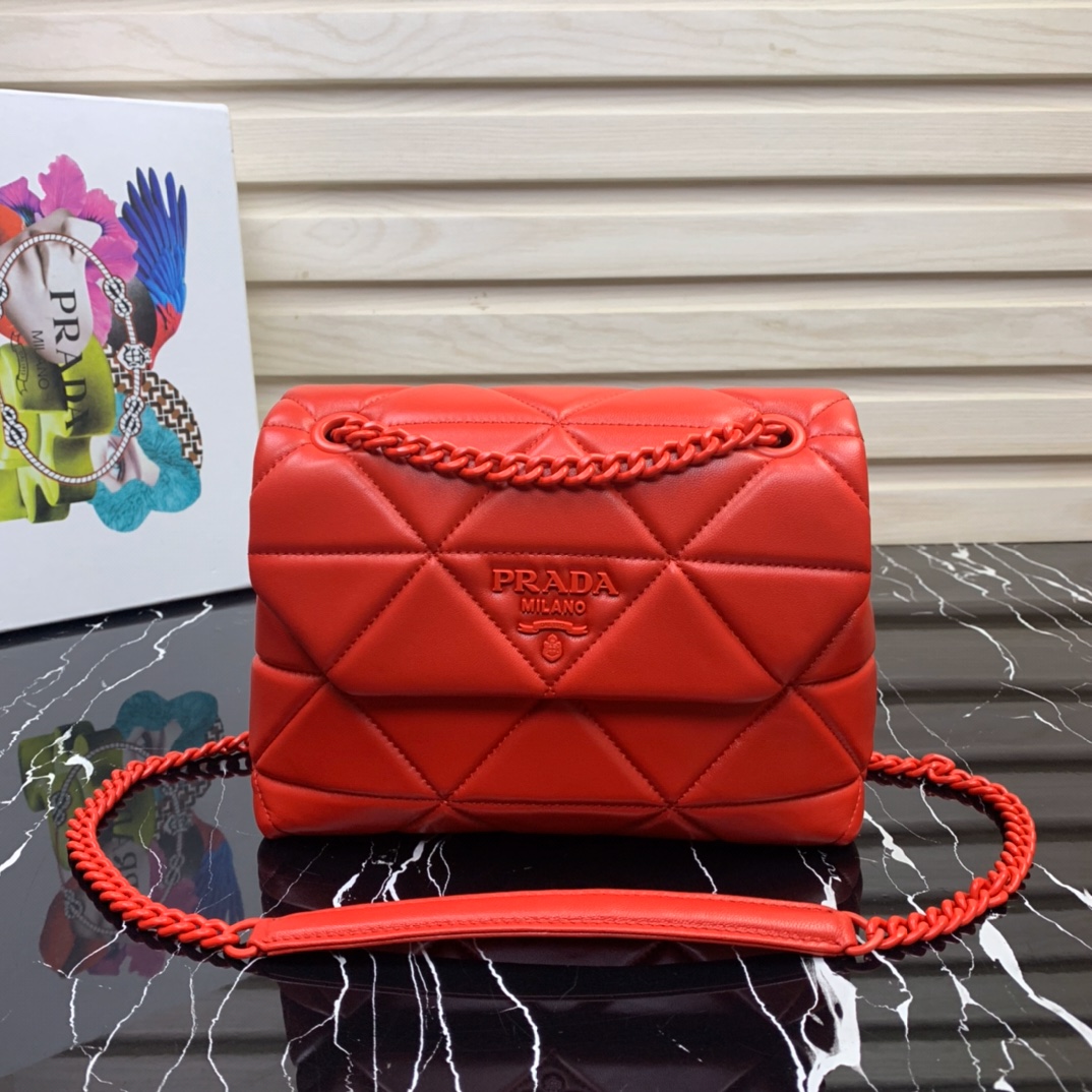 Pra*a small spectrum nappa leather bag red 1bd233 23 x 17 x 8 cm
