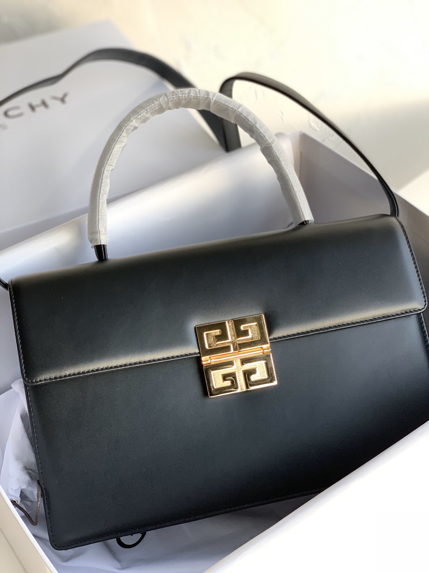 GIVENCHY Maroquinerie Leather Bag Black 29 x 19 x 10 cm