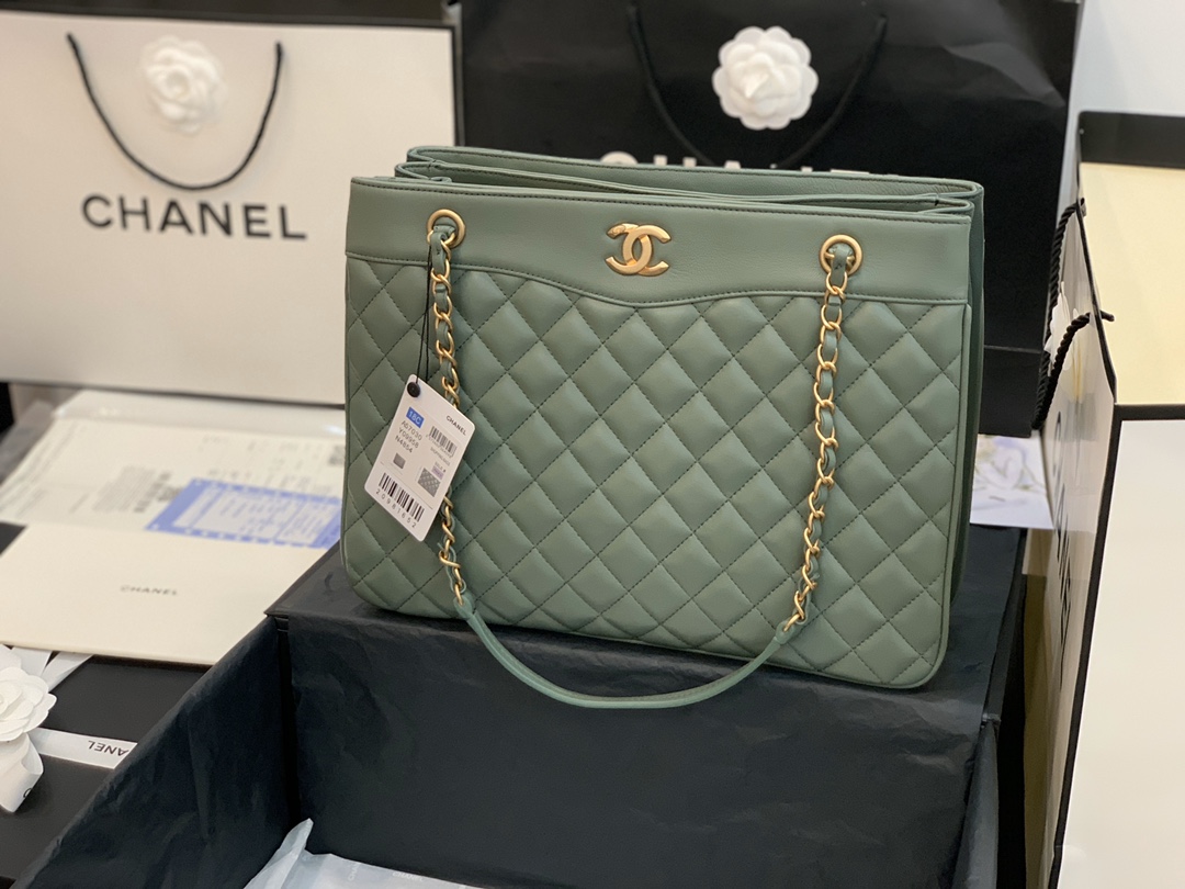 Ch**el large coco vintage timeless tote bag leather dark mint a57030 35 x 11 x 27 cm