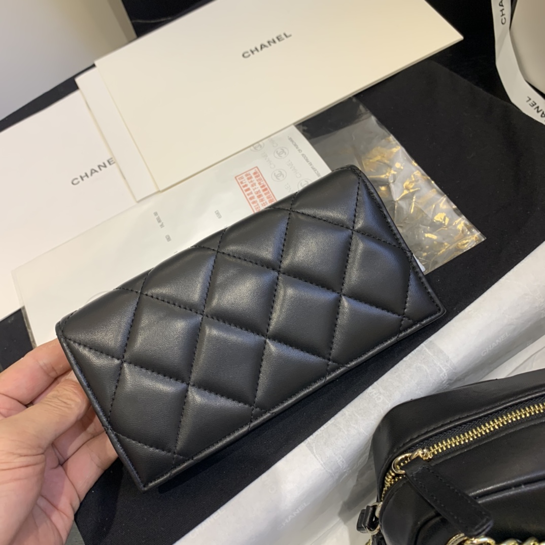 Ch**el camera case with extra clutch leather black as1367 22 x 15 x 6 cm