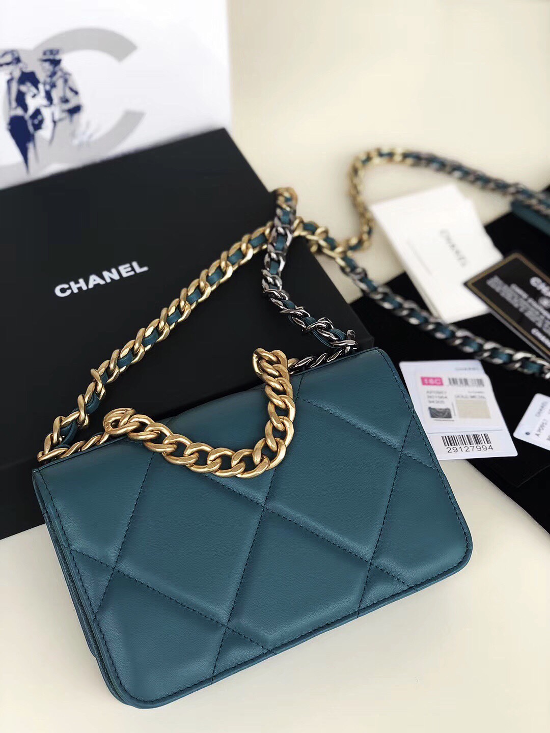 Ch**el 19 wallet on chain leather midnight green ap0957 19 x 11.5 x 7 cm