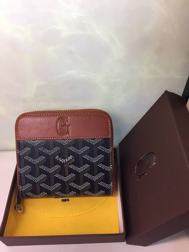 G09ard small chervon zipper wallet black and tan 11 x 10 cm