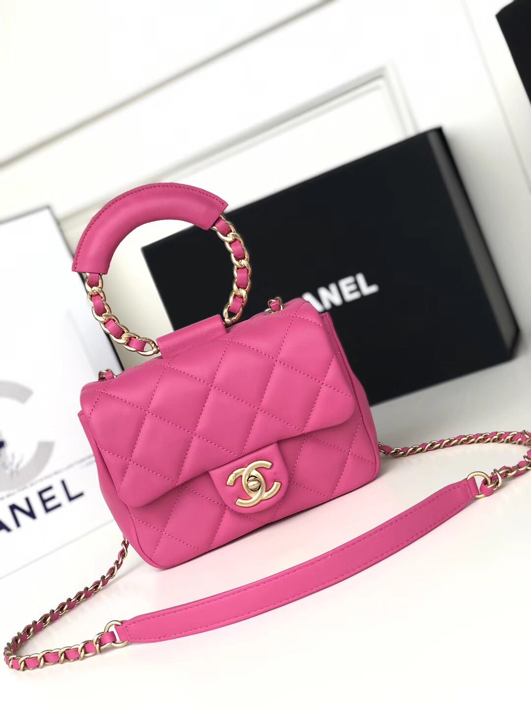 Ch**el small circular handle bag lambskin pink as1357 20 x 18 x 7.5 cm