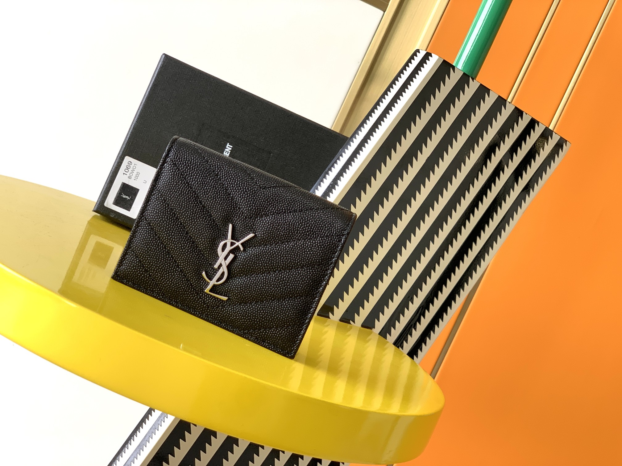 Y51 monogram card case in grain de poudre embossed leather silver metal black 530841 11 x 8.5 x 3 cm