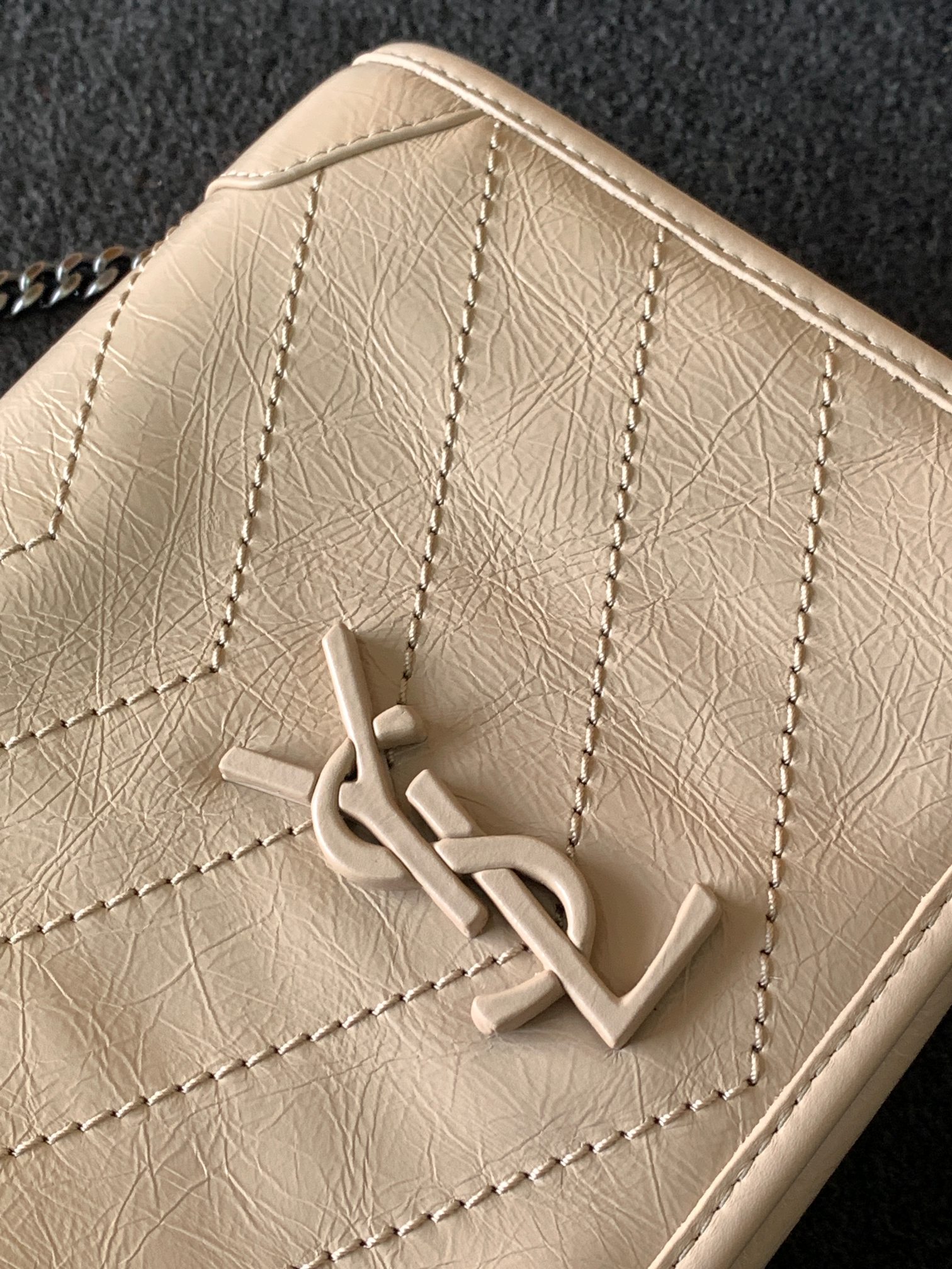 Y51 niki quilted crossbody bag leather beige 583103 19 x 15 x 6 cm