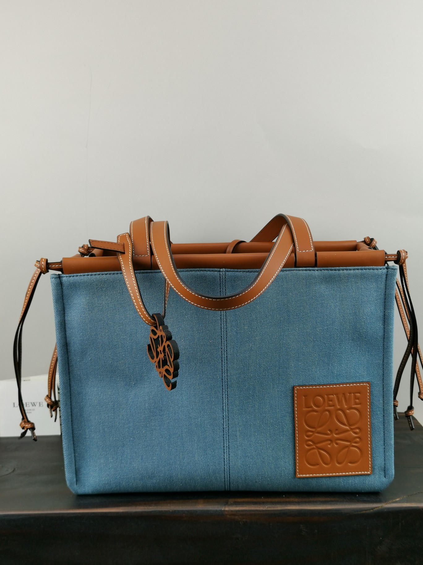 L0ew* large cushion tote bag canvas and calfskin denim 330.02ab90 35 x 27 x 19 cm