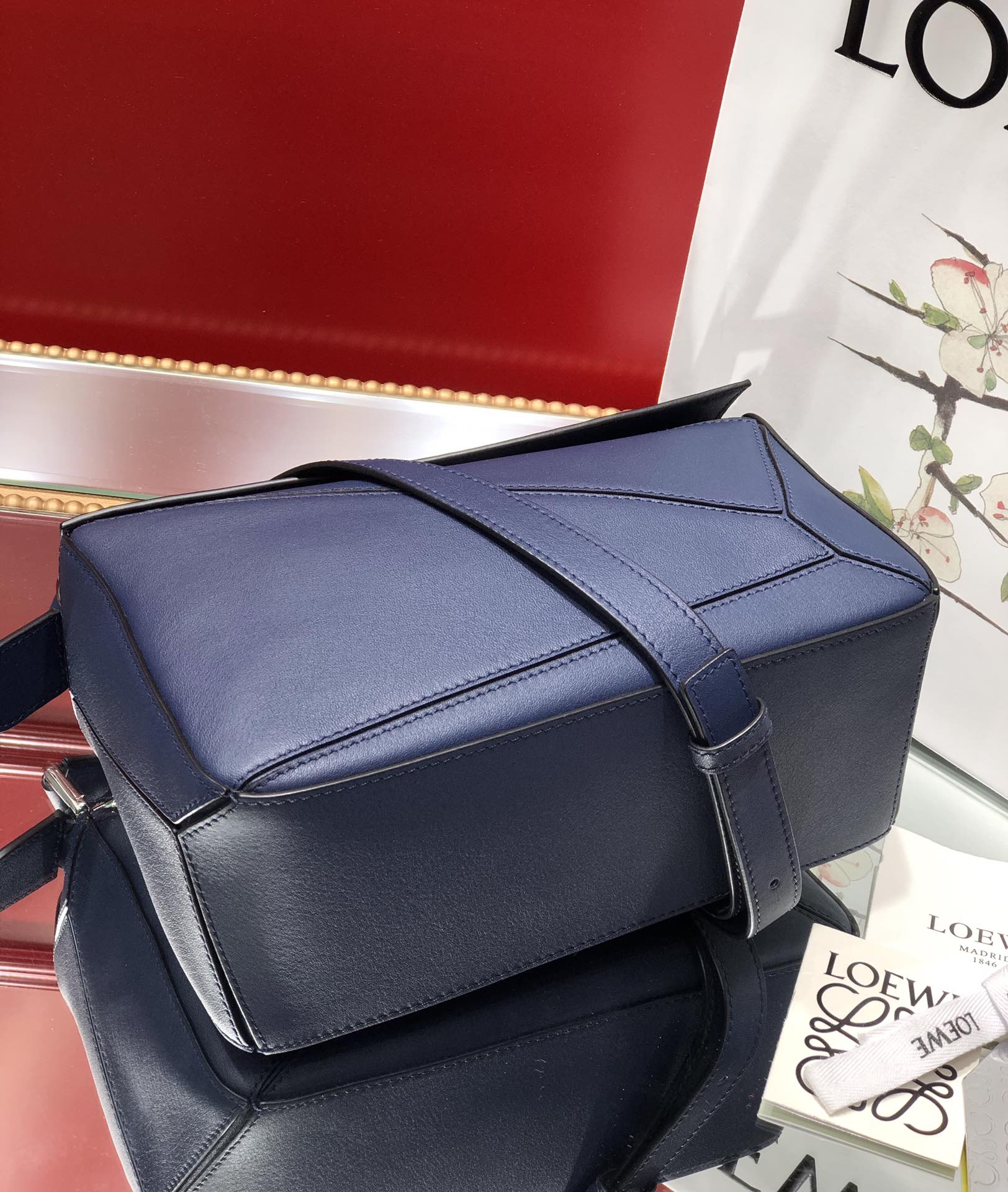 L0ew* small puzzle bag cassic calfskin leather ocean 322.30.s21 24 x 14 x 11 cm