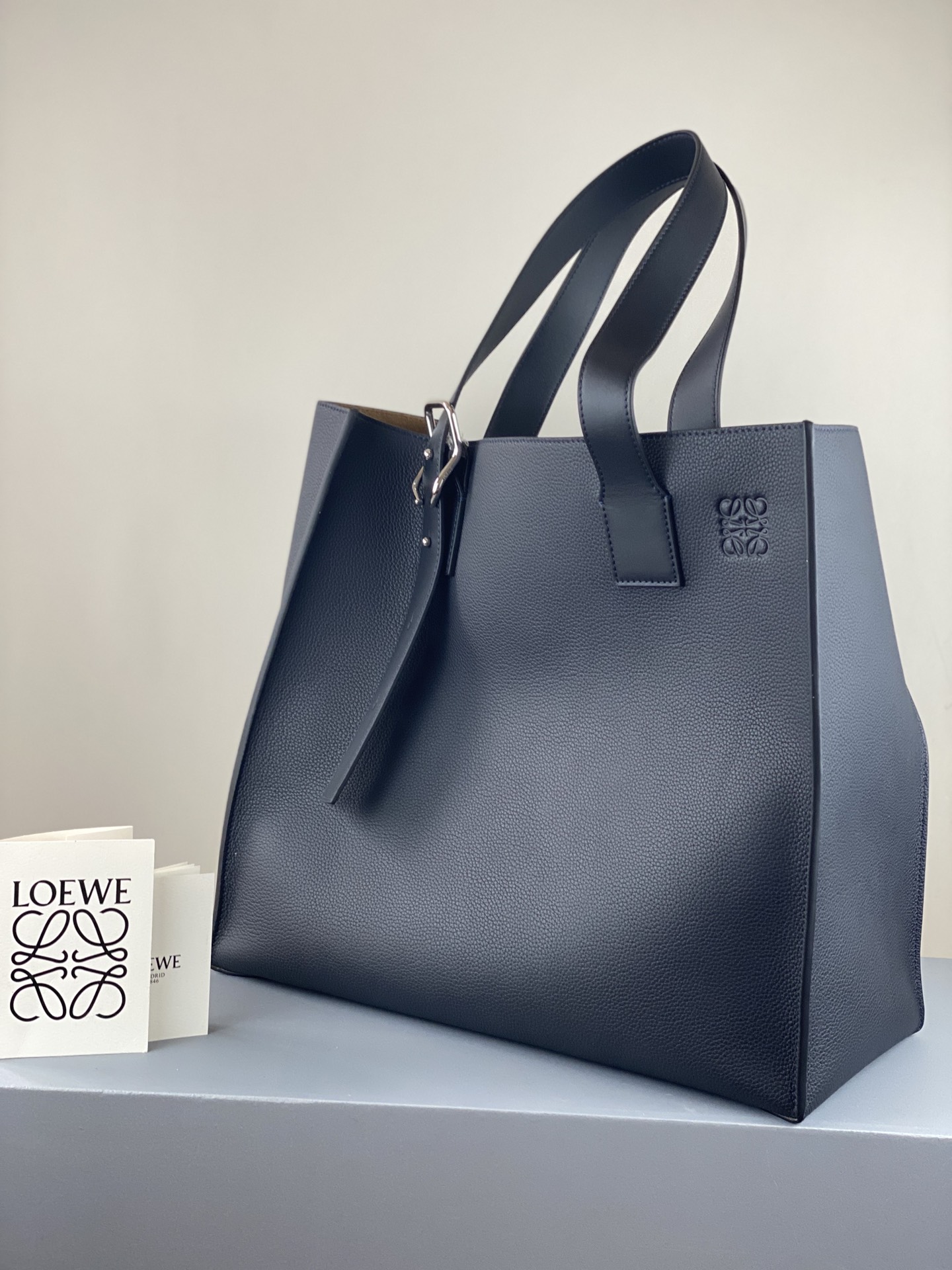 L0ew* buckle tote bag soft grained calfskin ocean 335.28.z62 36 x 33 x 17 cm