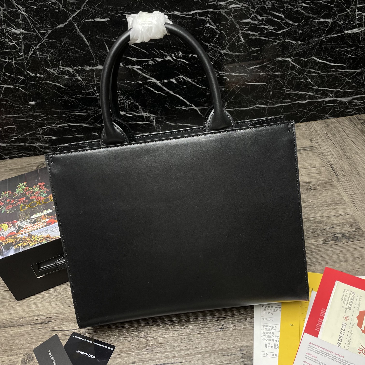 DOLCE & GABBANA SMALL DG Daily Shopper Calfskin Black BB7023 36 x 28.5 x 13 cm