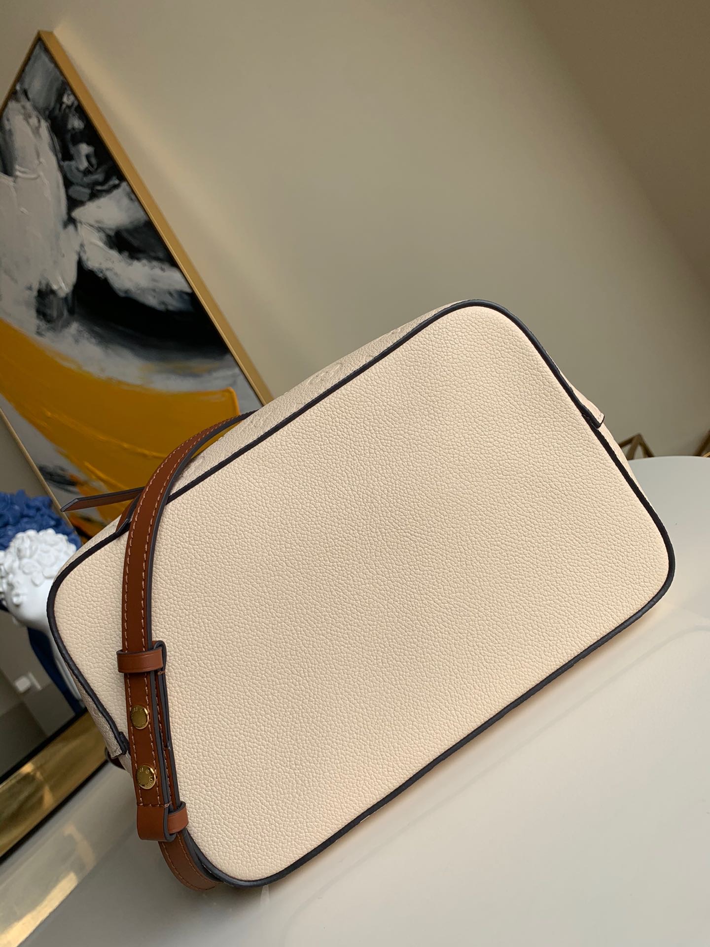 l0vis Vvtt0n nÉonoÉ mm monogram empreinte leather creme m45256 26 cm