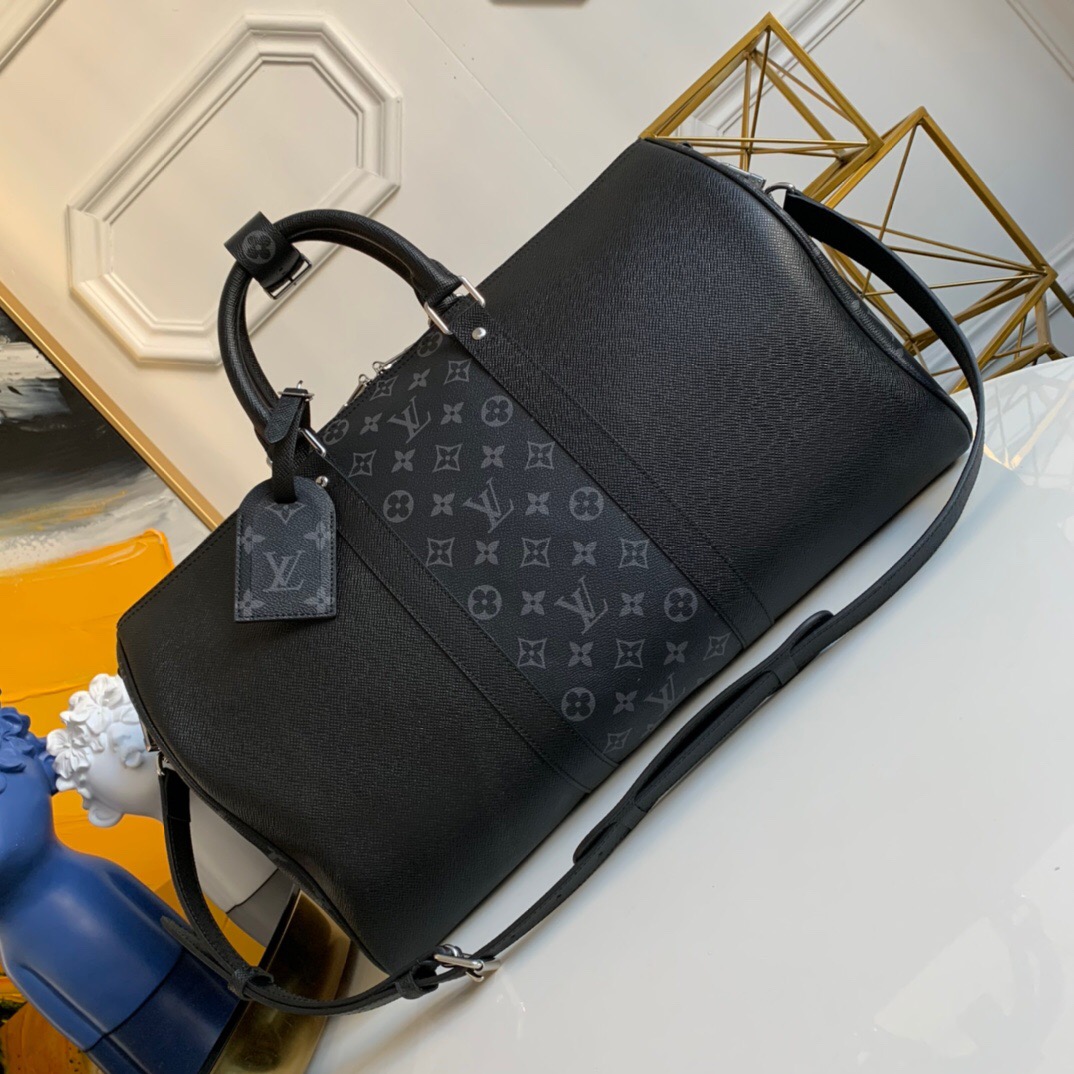 l0vis Vvtt0n keepall 45 travel bag iconic taiga leather black m30235 45 x 27 x 20 cm