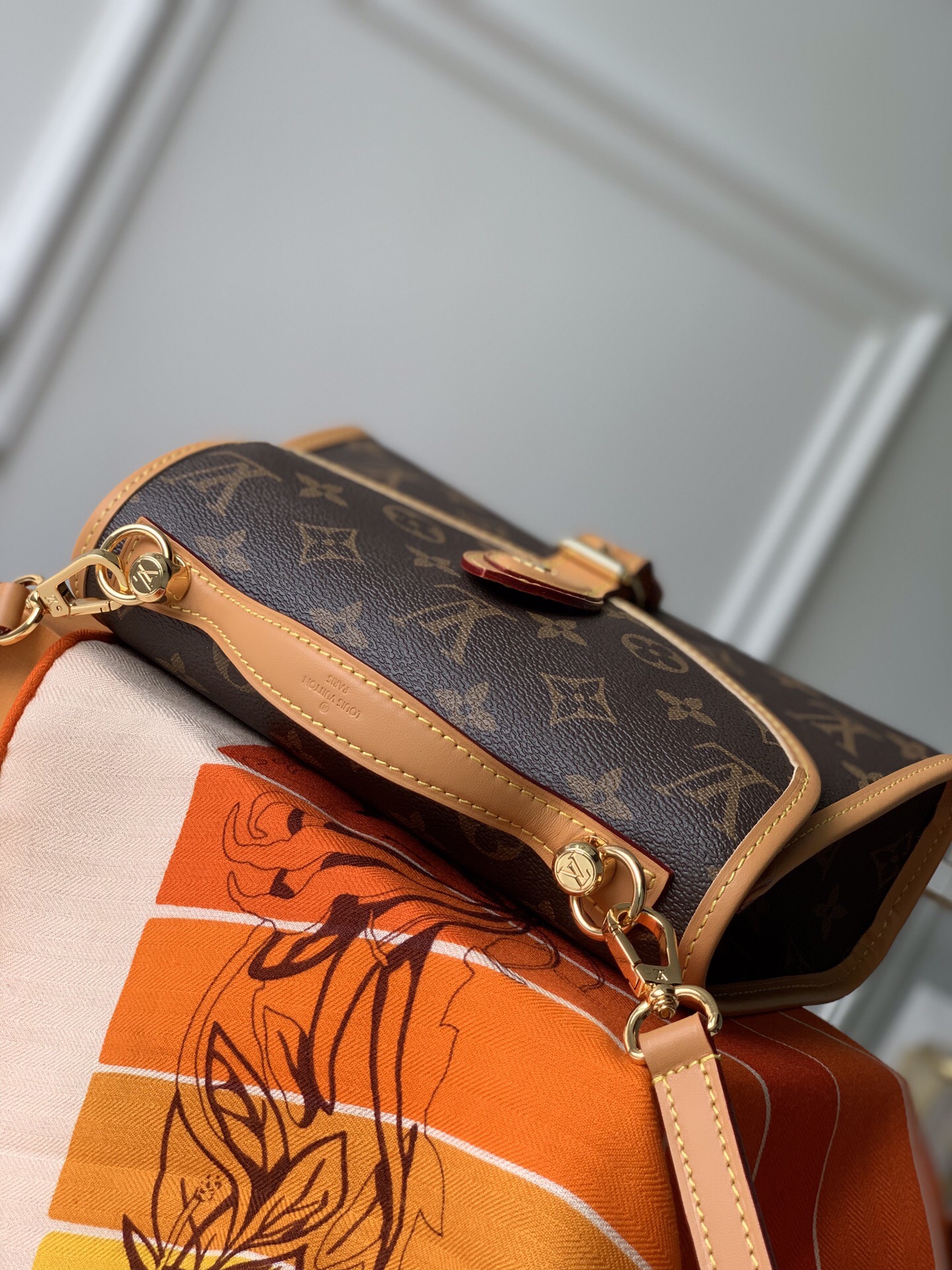l0vis Vvtt0n small ivy monogram canvas m44919 23.5 x 18 x 9 cm