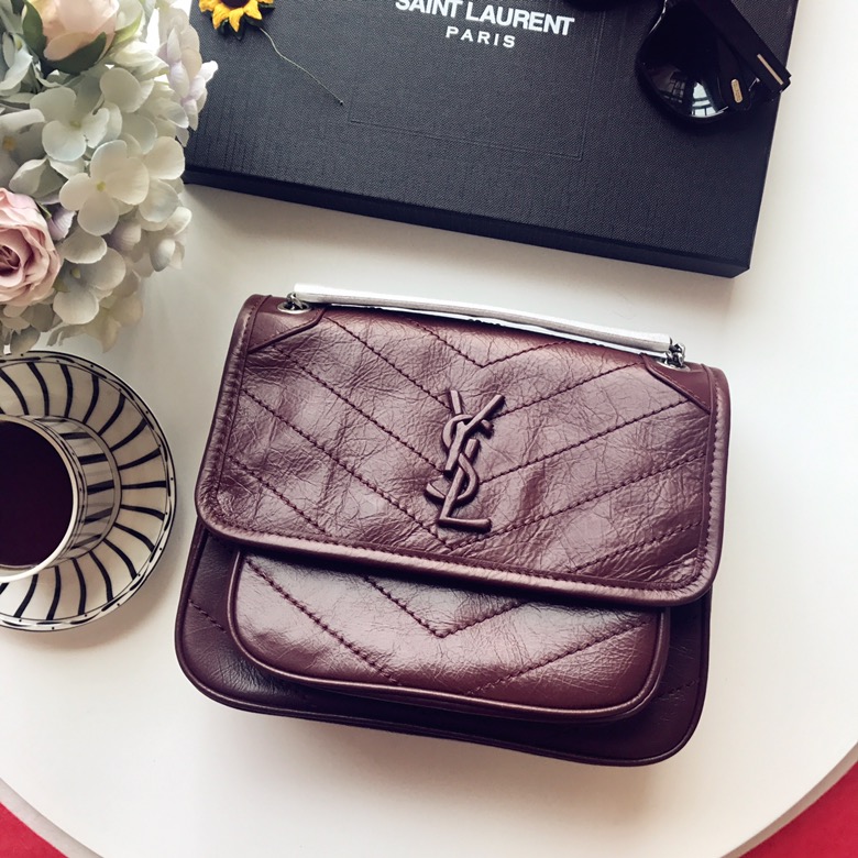 Y51 niki baby in lambskin leather purple 5330371 22 x 16.5 x 12 cm