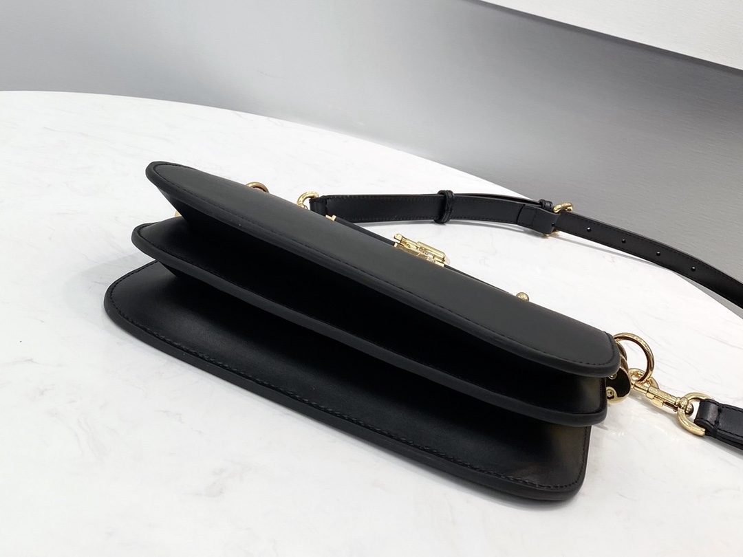 F**di touch leather bag black 8bt349 26.5 x 10 x 19 cm