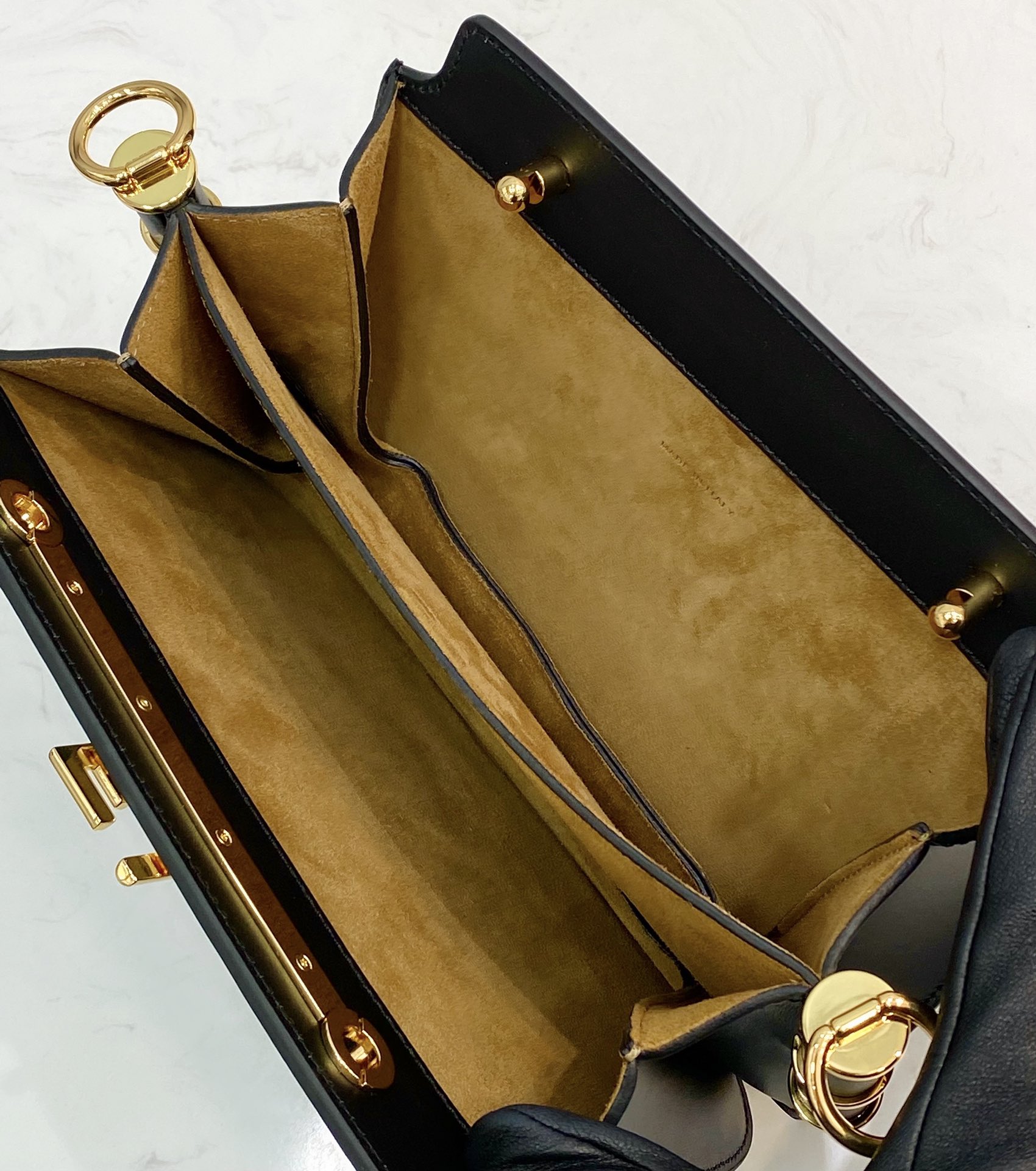 F**di touch leather bag black 8bt349 26.5 x 10 x 19 cm