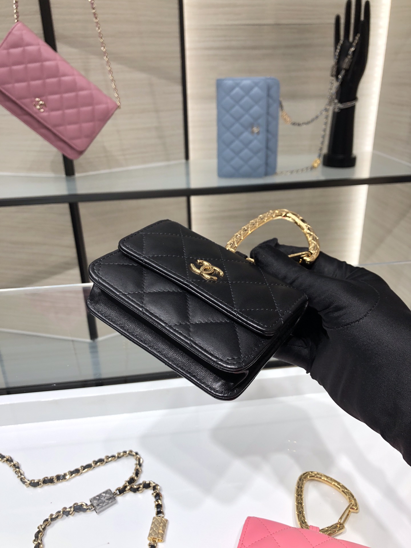 Ch**el card holder with jewel hook lambskin ap2397 11 cm